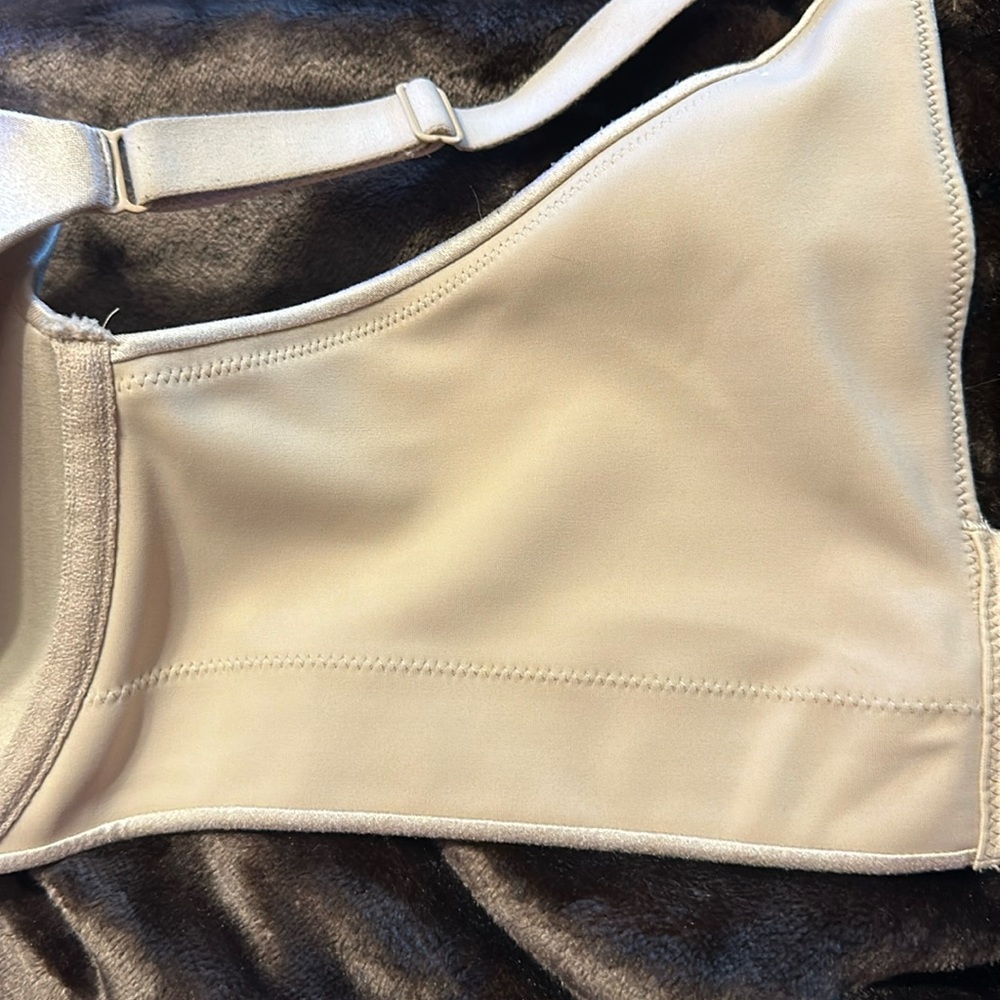 Cacique beige bra gently used ( some piling along the trim) as pictured